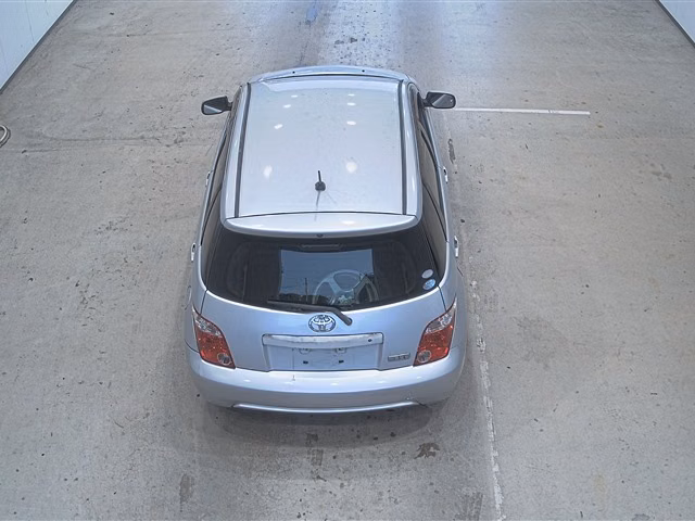 TOYOTA IST