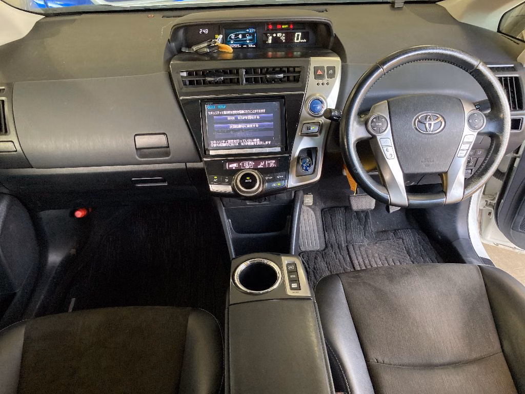 TOYOTA PRIUS ALPHA