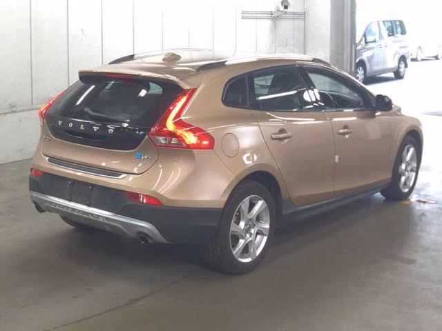VOLVO V40