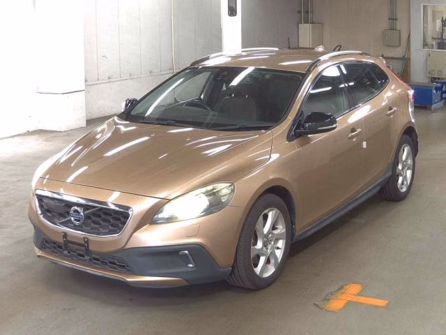 VOLVO V40