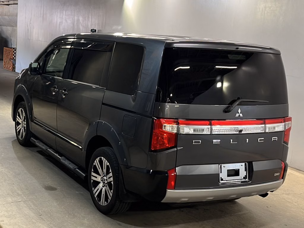 MITSUBISHI DELICA D:5