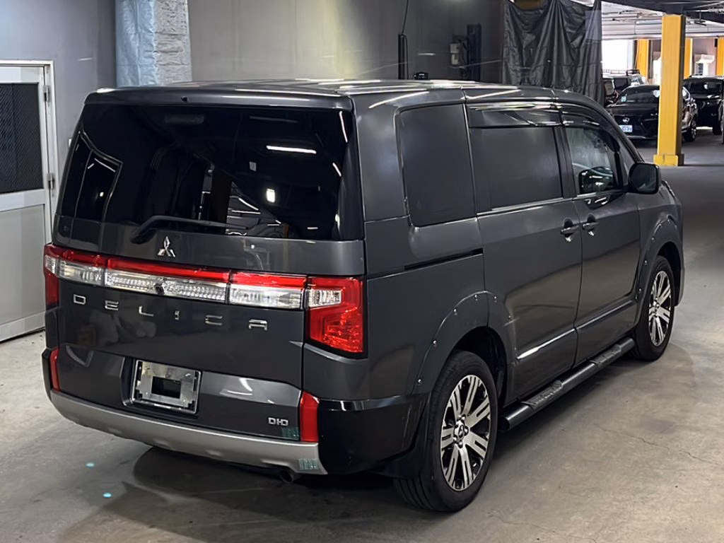 MITSUBISHI DELICA D:5