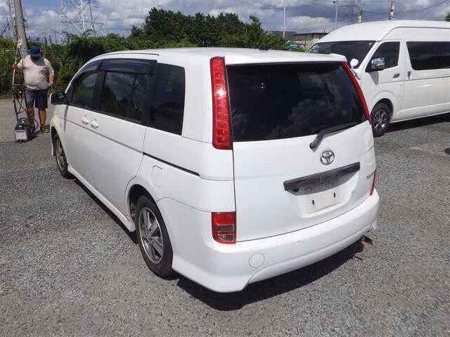 TOYOTA ISIS
