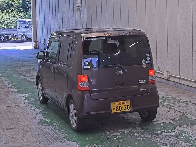 DAIHATSU MOVE CONTE