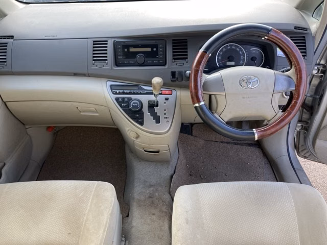 TOYOTA ISIS