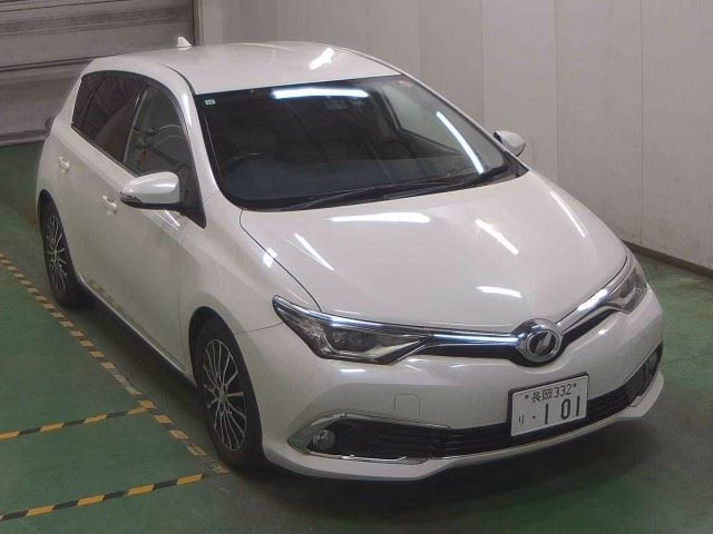 TOYOTA AURIS