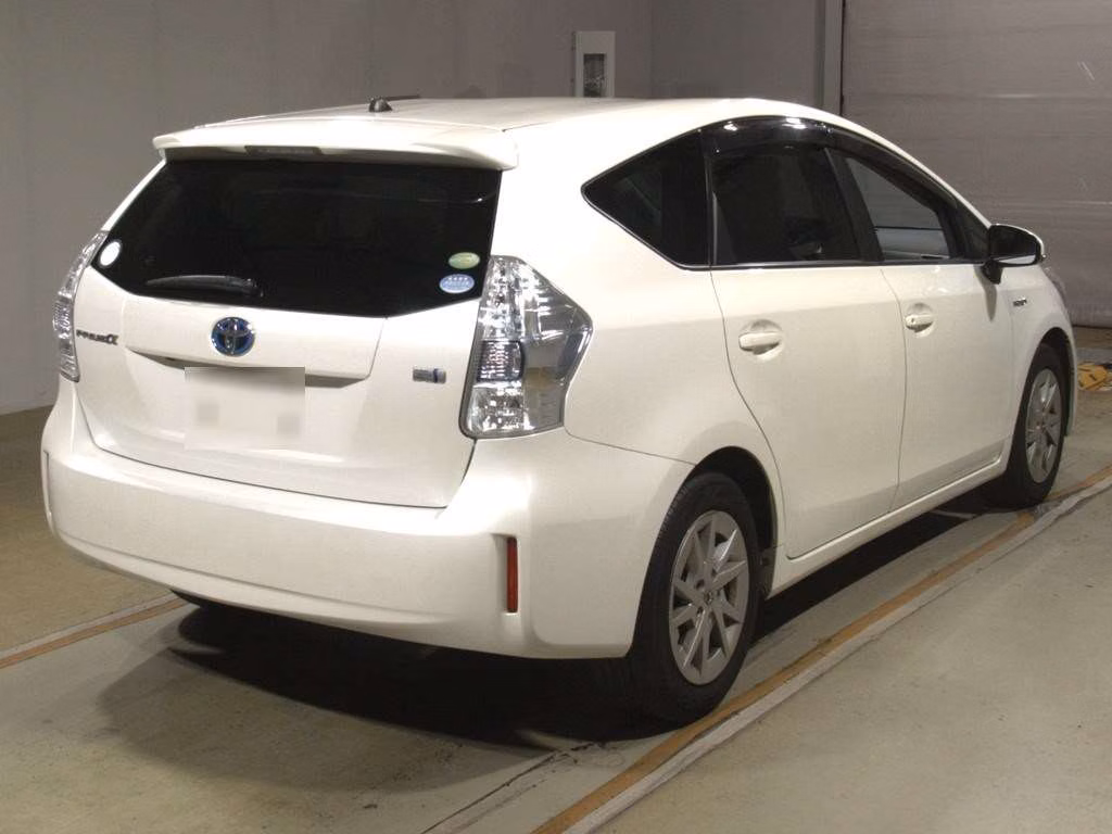 TOYOTA PRIUS ALPHA