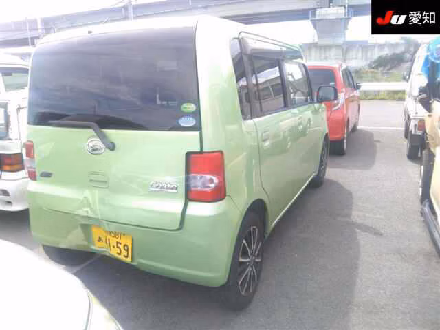 DAIHATSU MOVE CONTE