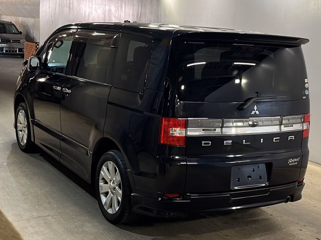 MITSUBISHI DELICA D:5