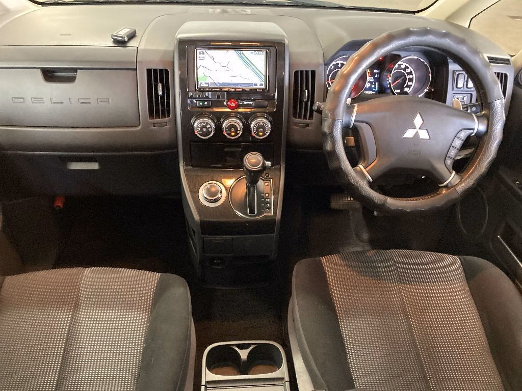 MITSUBISHI DELICA D:5