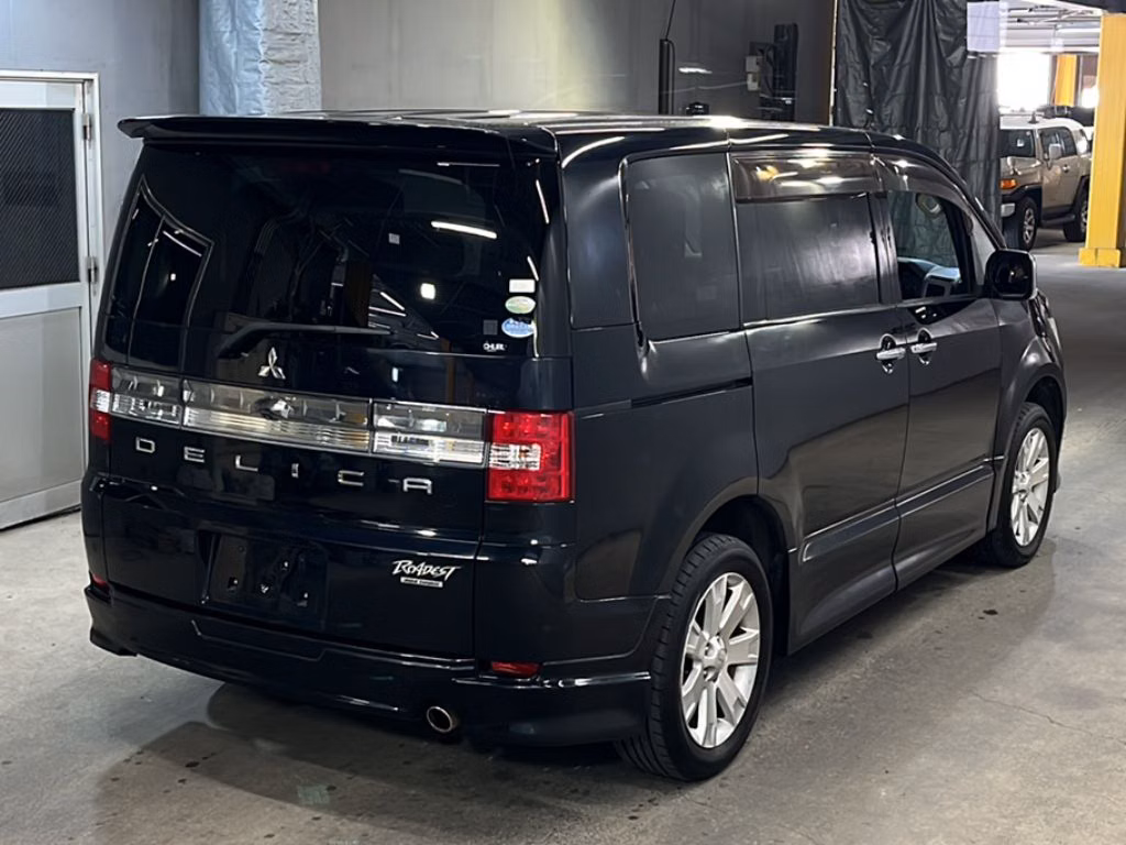 MITSUBISHI DELICA D:5