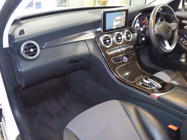 MERCEDES-BENZ C-CLASS