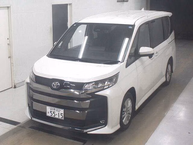 TOYOTA NOAH