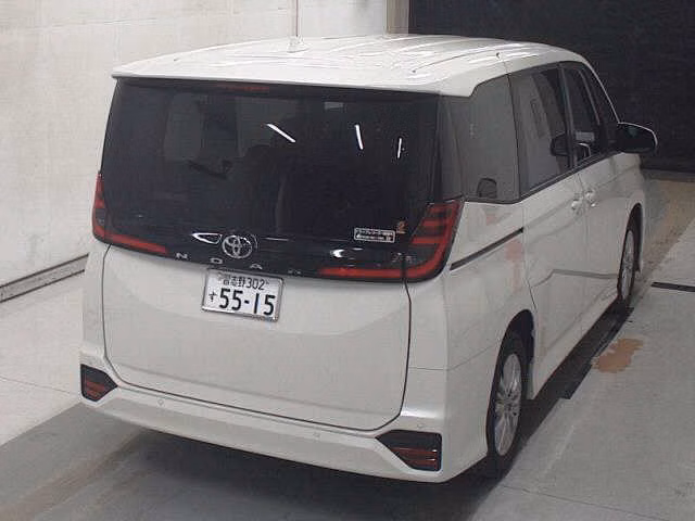 TOYOTA NOAH