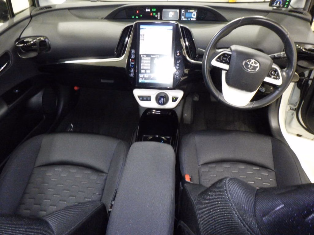 TOYOTA PRIUS PHV