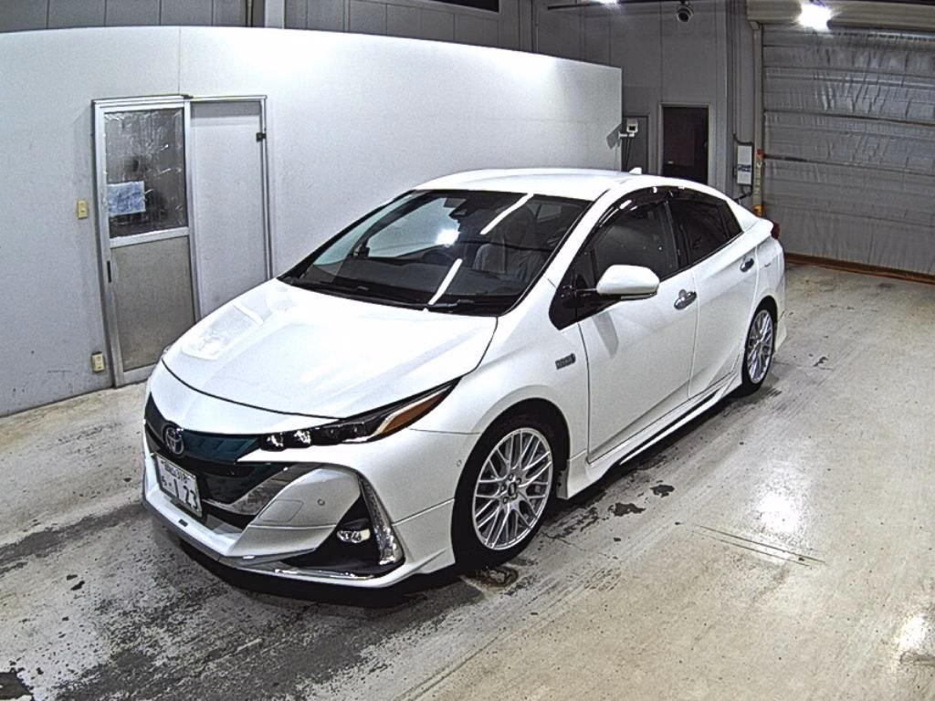 TOYOTA PRIUS PHV