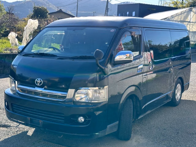 TOYOTA REGIUS ACE