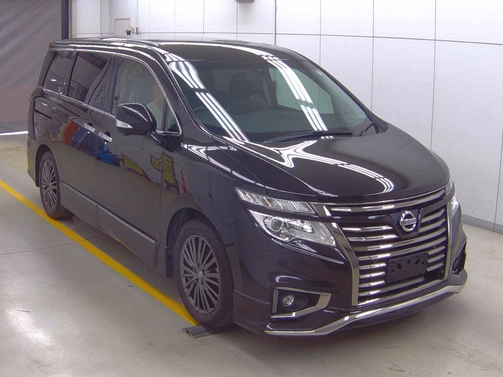 NISSAN ELGRAND