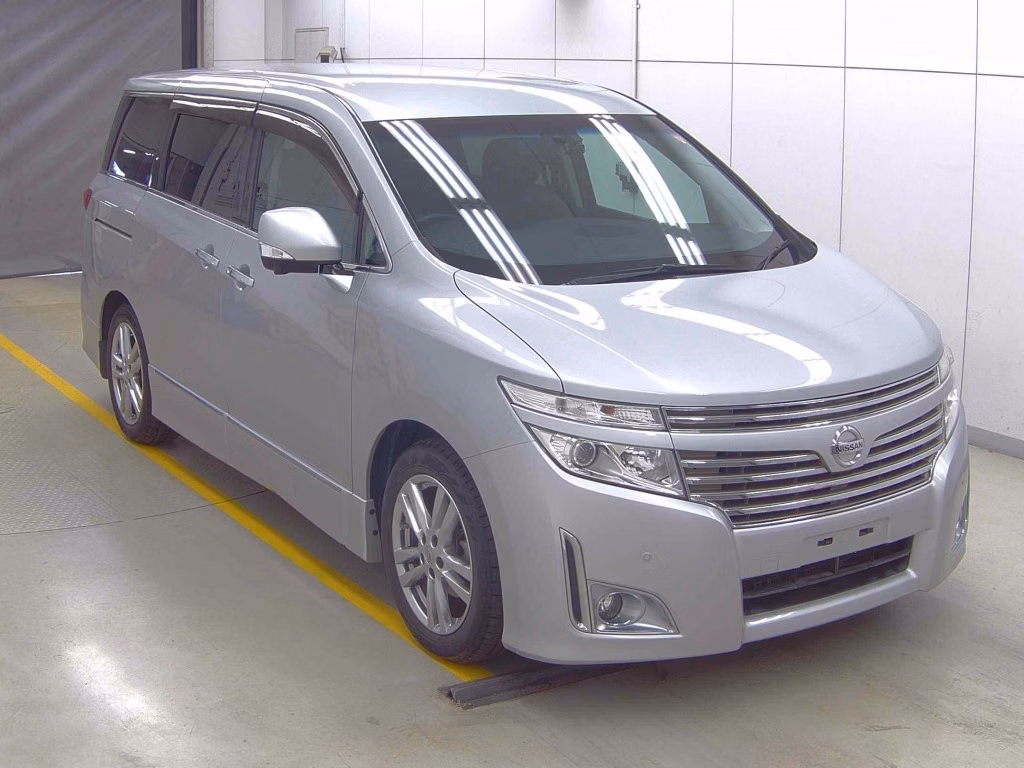 NISSAN ELGRAND