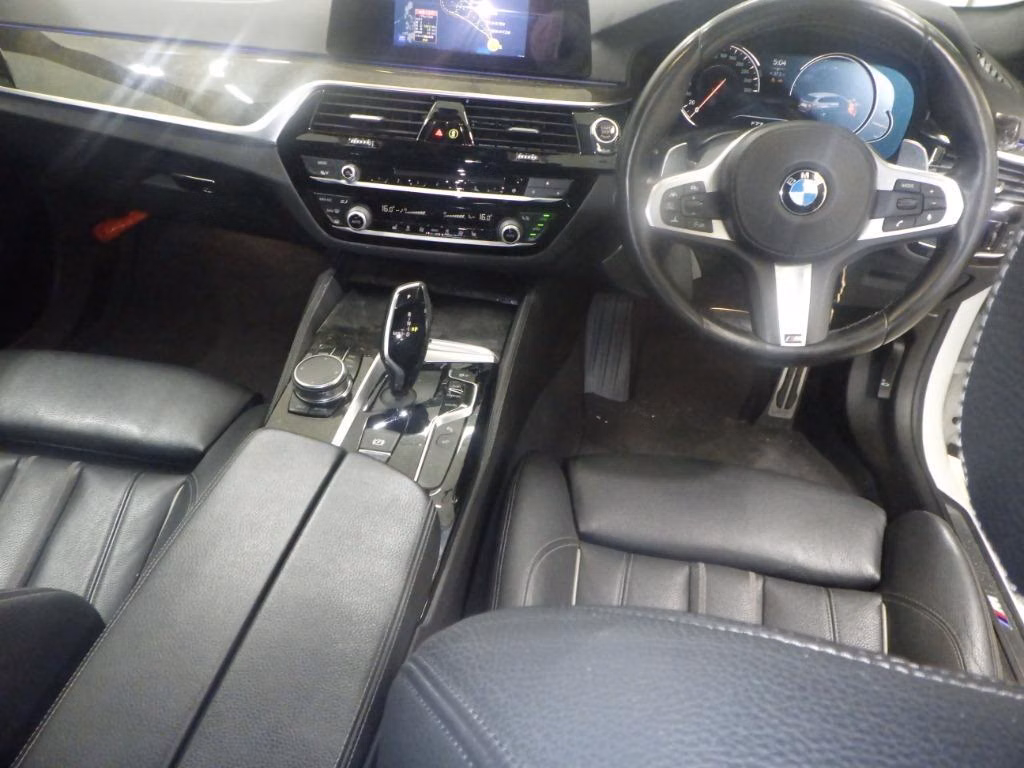 BMW 5-SERIES