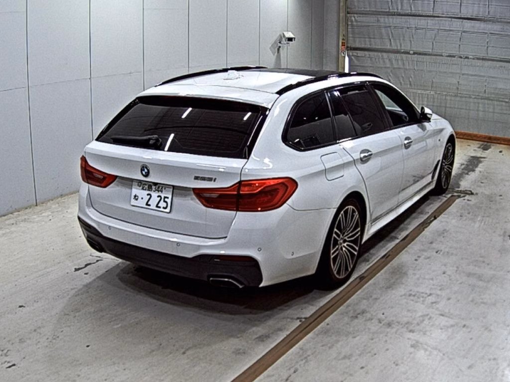 BMW 5-SERIES