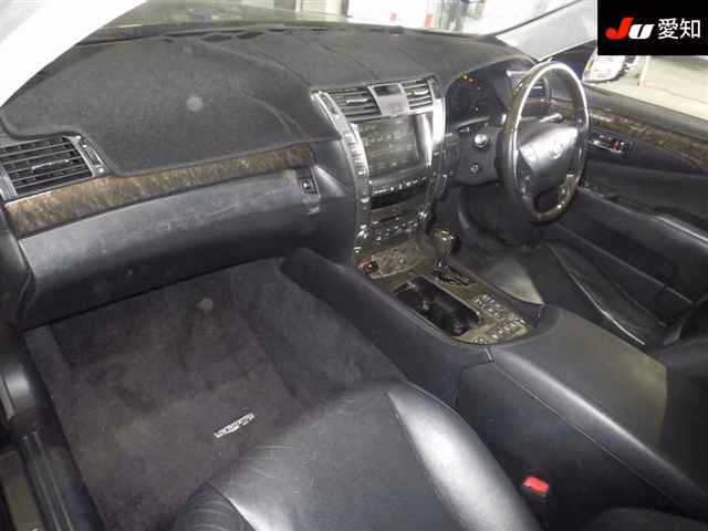 LEXUS LS600H