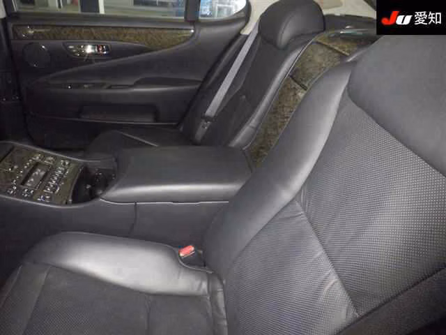 LEXUS LS600H