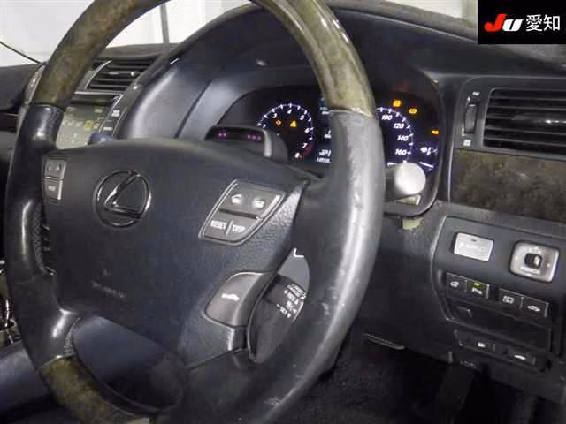 LEXUS LS600H