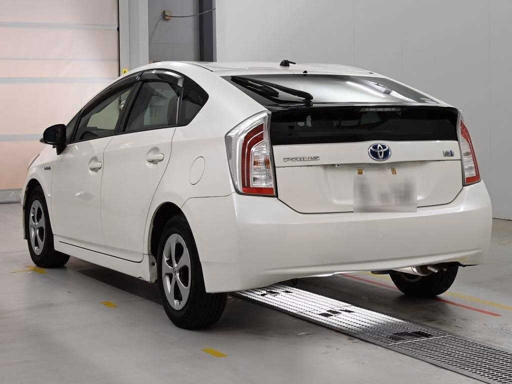 TOYOTA PRIUS
