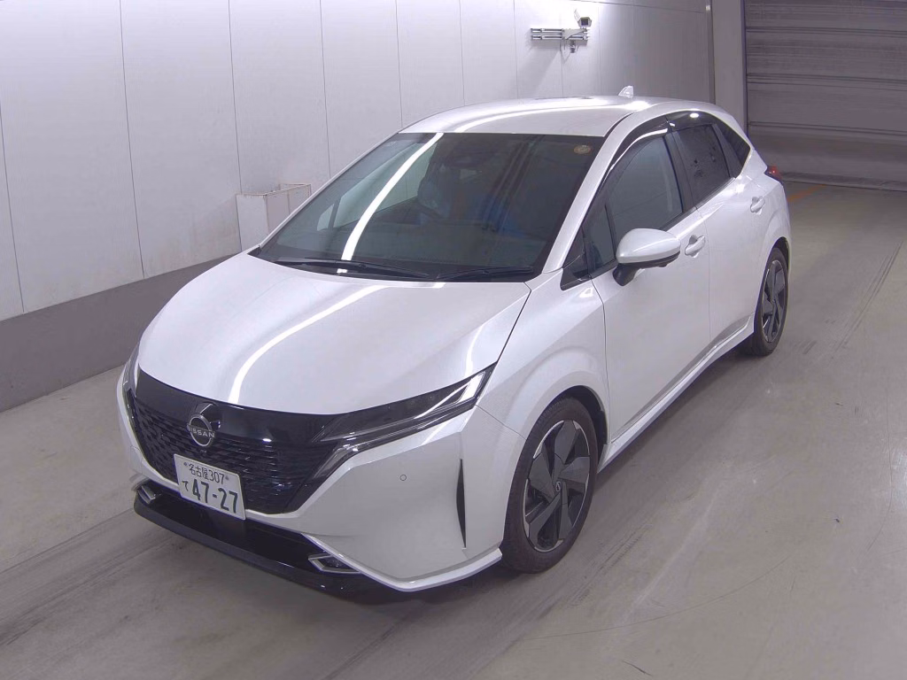 NISSAN AURA