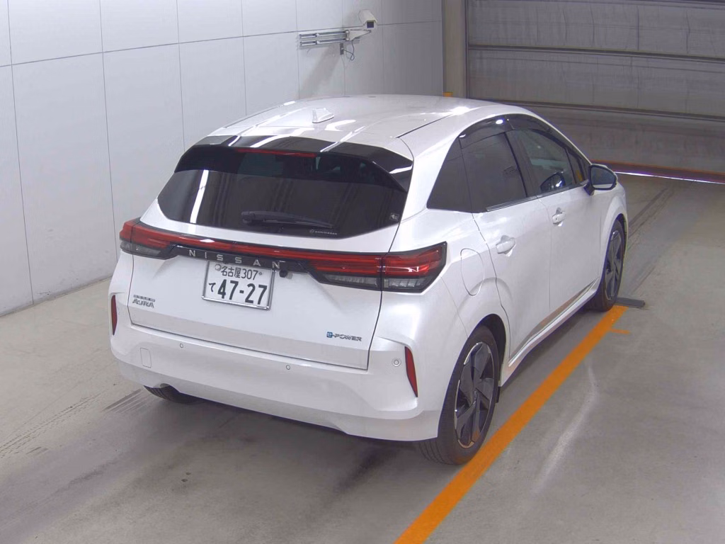 NISSAN AURA