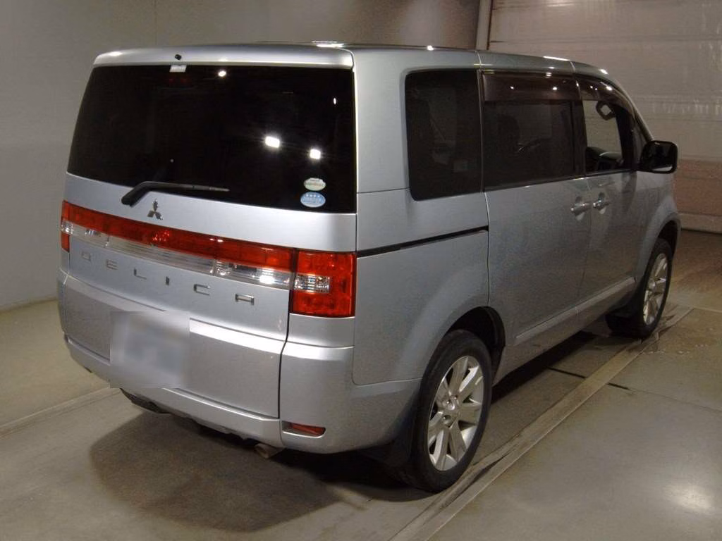 MITSUBISHI DELICA D:5