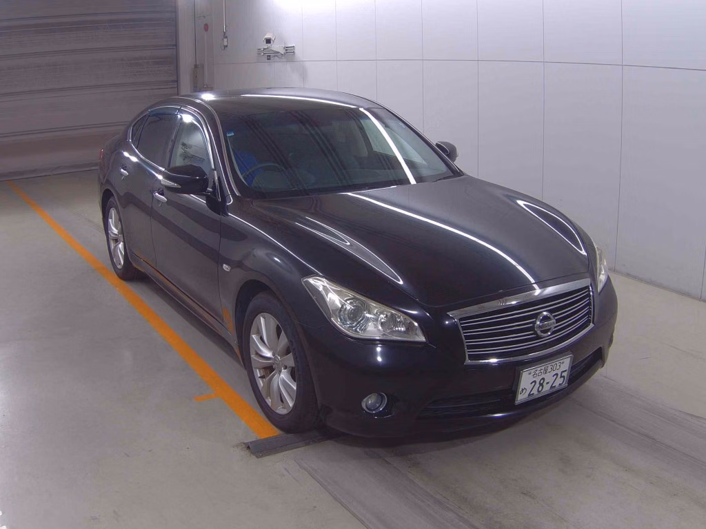 NISSAN FUGA