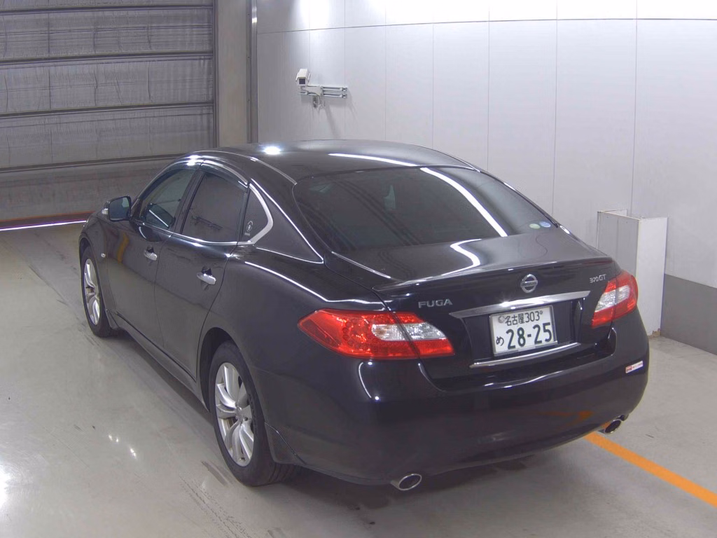 NISSAN FUGA