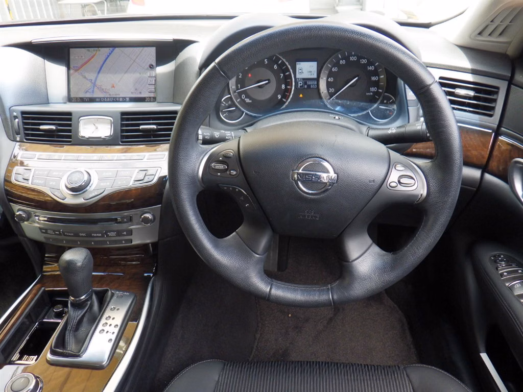 NISSAN FUGA