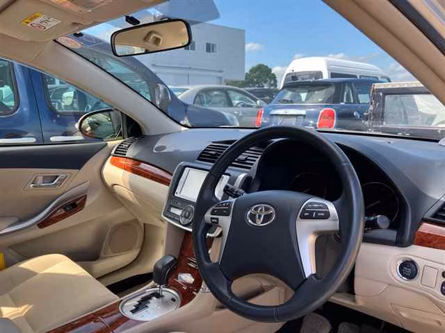 TOYOTA PREMIO