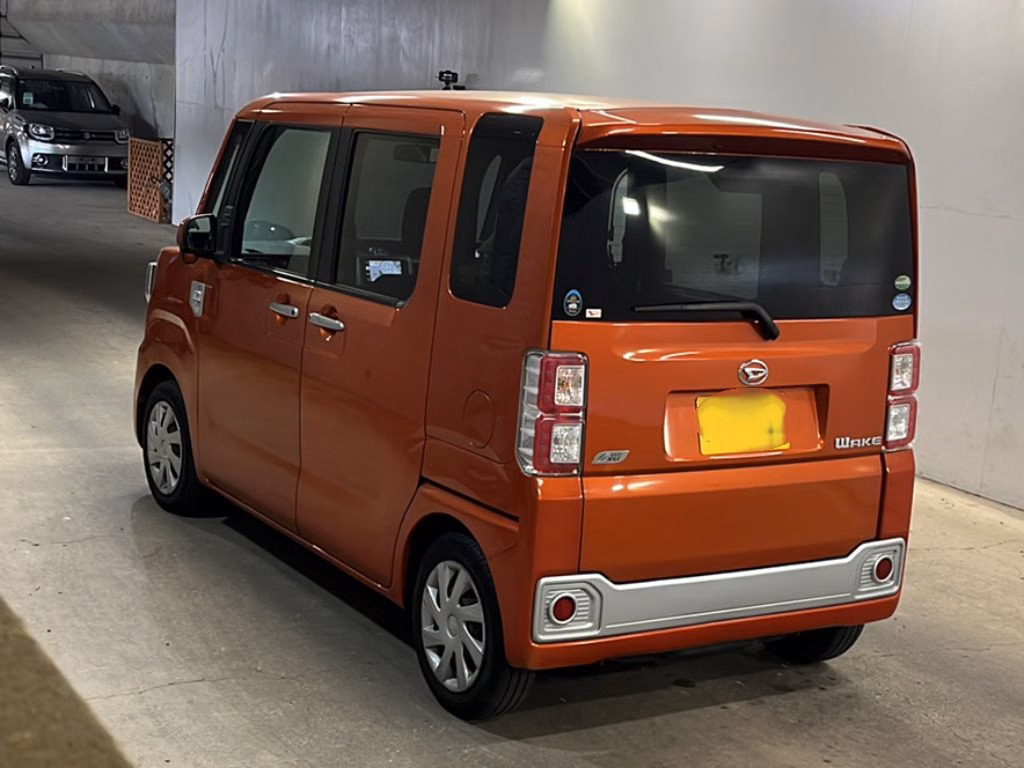 DAIHATSU WAKE