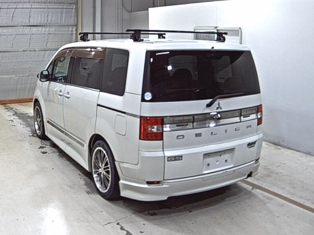 MITSUBISHI DELICA D:5