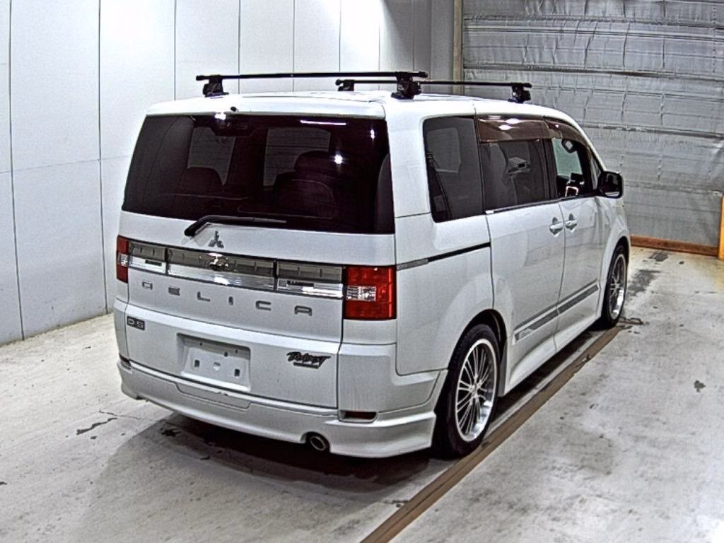 MITSUBISHI DELICA D:5