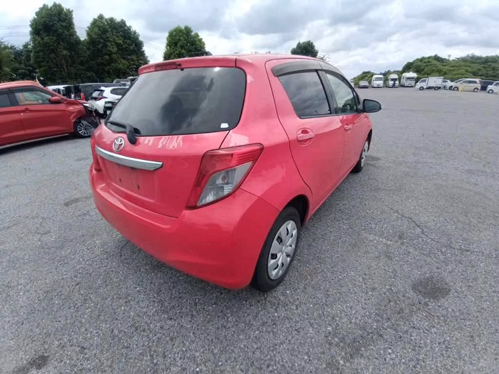 TOYOTA VITZ