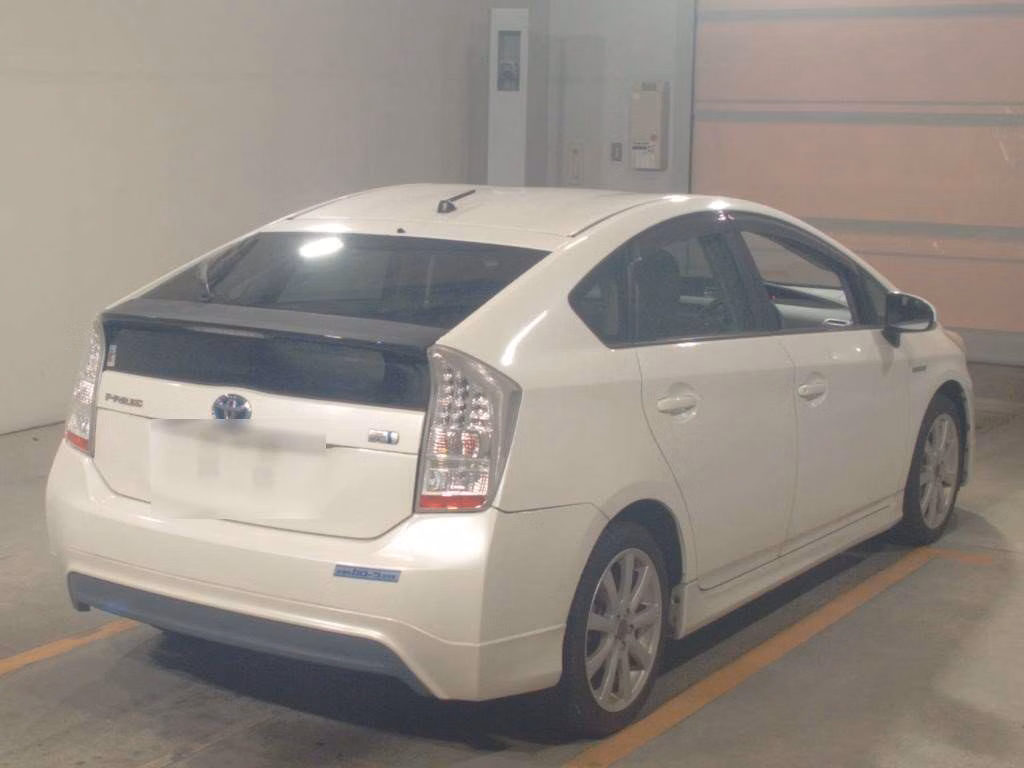 TOYOTA PRIUS