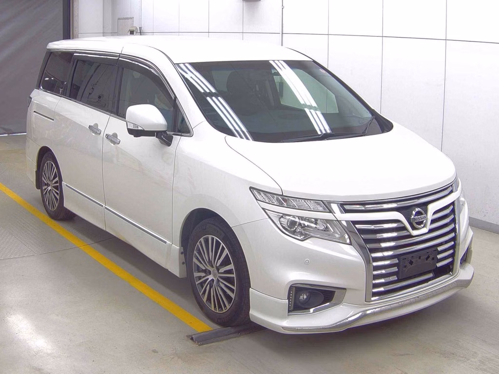 NISSAN ELGRAND