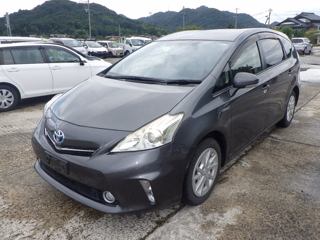 TOYOTA PRIUS ALPHA
