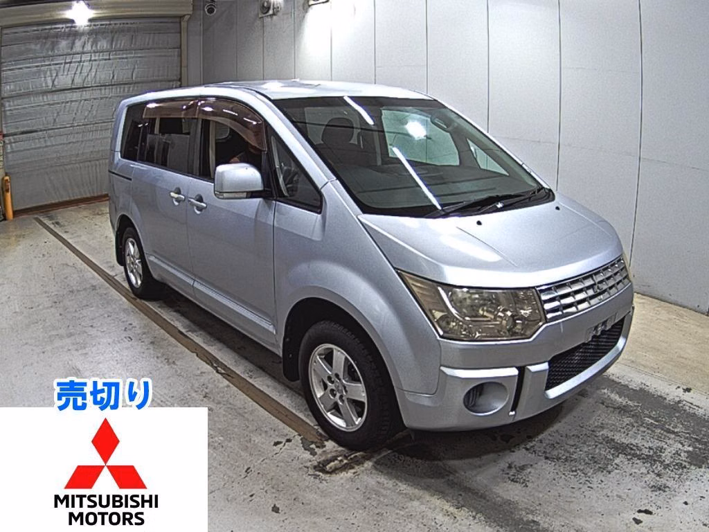 MITSUBISHI DELICA D:5