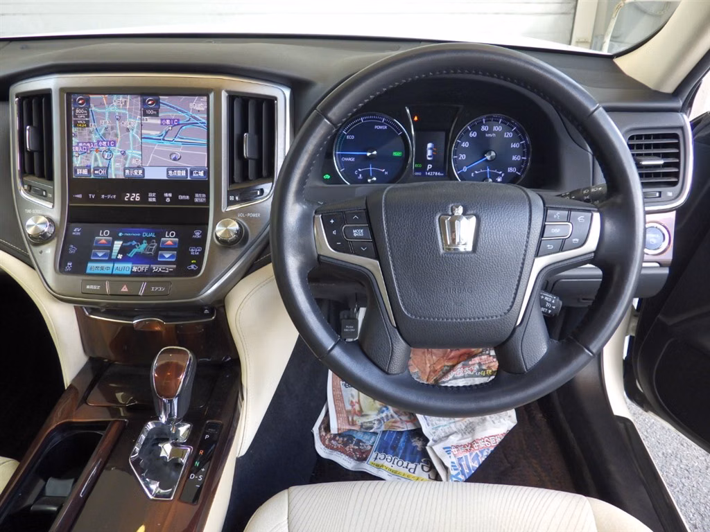 TOYOTA CROWN