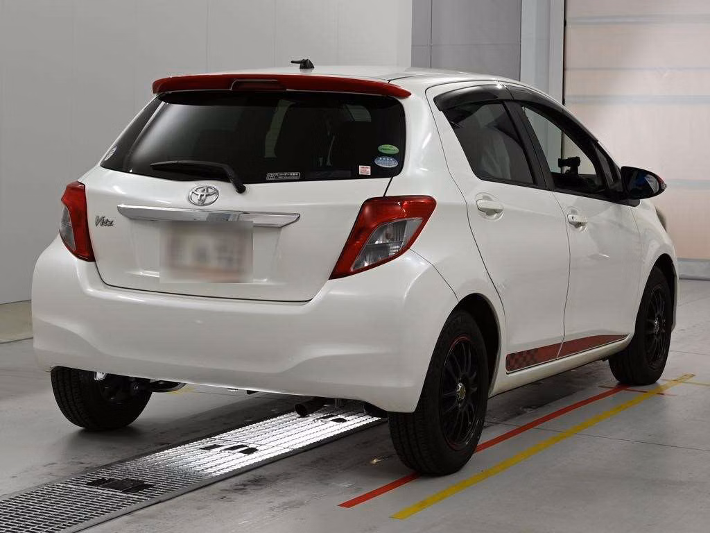 TOYOTA VITZ