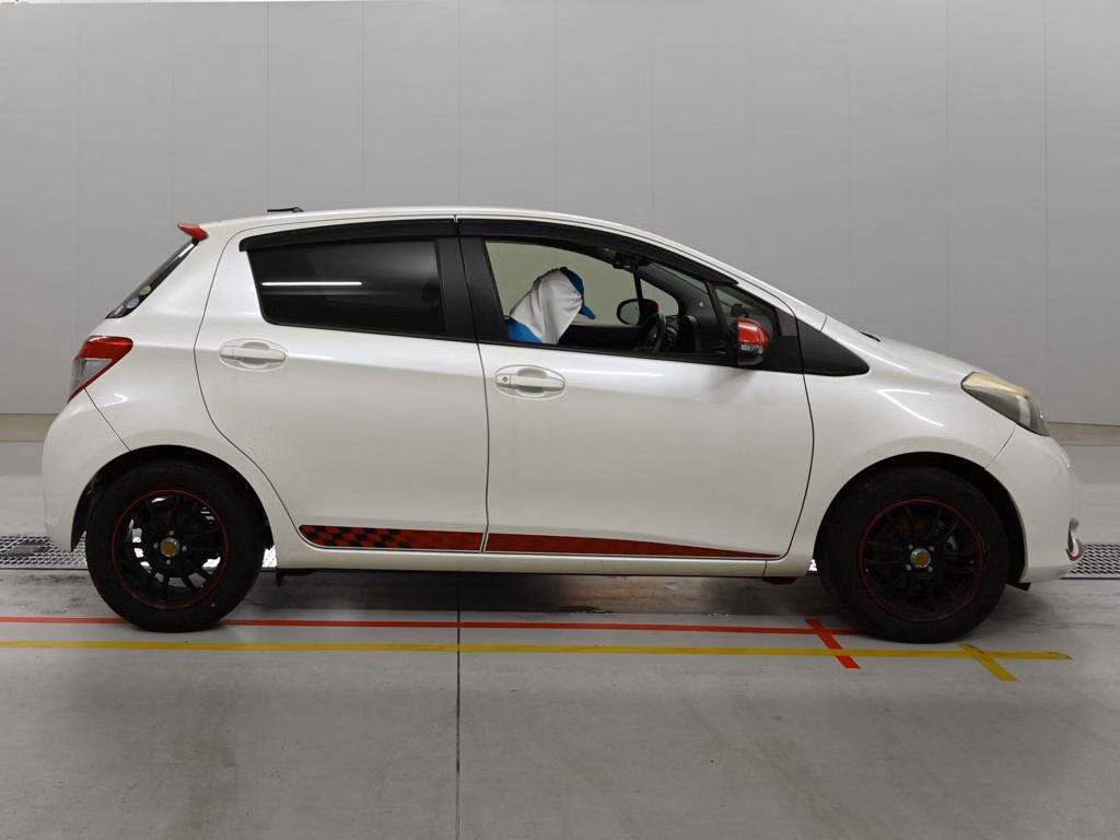 TOYOTA VITZ