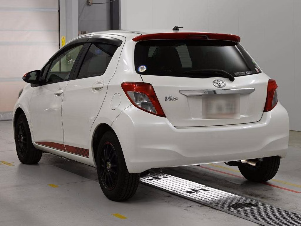 TOYOTA VITZ