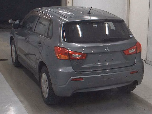 MITSUBISHI RVR