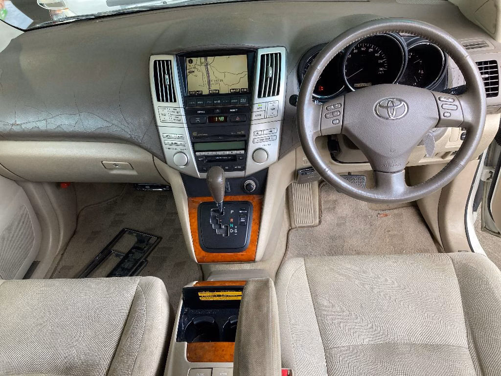 TOYOTA HARRIER